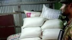 কিশোরগঞ্জে ইউপি সদস্যের বাড়িতে মিলল ভিজিএফের ১২৮ বস্তা চাল