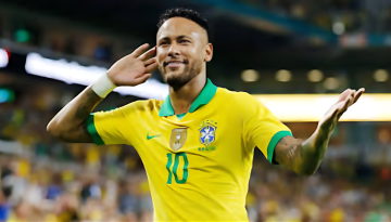 প্রায় দেড় বছর পর দলে ফিরলেন নেইমার