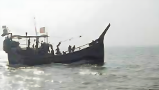 ট্রলারসহ ৫৬ বাংলাদেশি জেলেকে ধরে নিয়ে গেছে আরাকান আর্মি