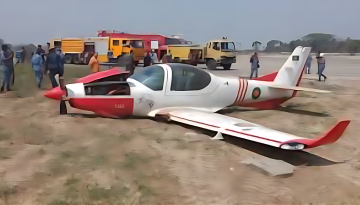 যশোরে বিমান বাহিনীর প্রশিক্ষণ উড়োজাহাজ বিধ্বস্ত