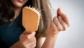 চুল পড়া বন্ধ করার ৪ উপায়