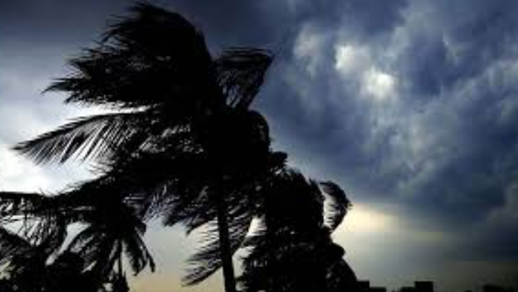 নদীবন্দরে সতর্কতা, ৬০ কিলোমিটার বেগে ঝড়ের আভাস