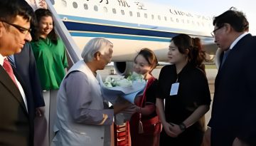 চীনে পৌঁছেছেন প্রধান উপদেষ্টা ড. ইউনূস