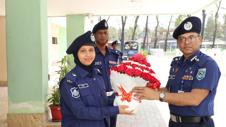 পঞ্চগড় পুলিশ অফিস পরিদর্শন করলেন অ্যাডিশনাল ডিআইজি রেজাউল হক খান