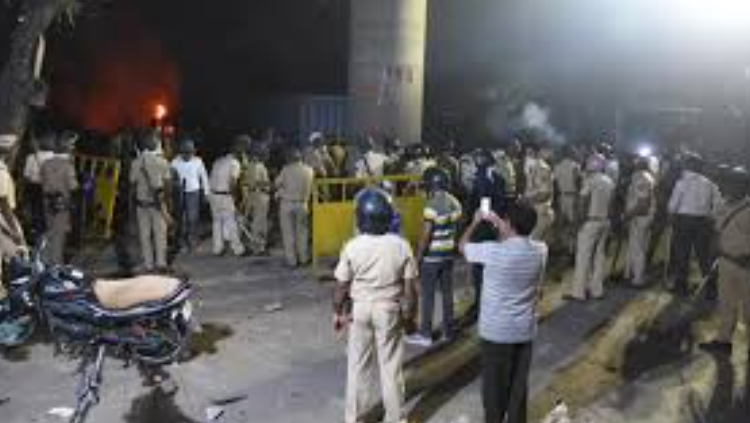 সম্রাট আওরঙ্গজেবের সমাধি সরানো নিয়ে নাগপুরে সহিংসতা, কারফিউ জারি