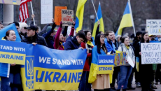ট্রাম্প-জেলেনস্কি বিবাদের পর যুক্তরাষ্ট্রজুড়ে ইউক্রেনের পক্ষে বিক্ষোভ