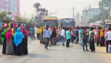 গাজীপুরে নারী শ্রমিক নিহতের প্রতিবাদে মহাসড়ক অবরোধ