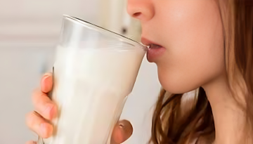 সেহরিতে দুধ খাওয়া উপকারীতা