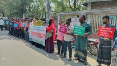 কয়রায় ওসি’র প্রত্যাহারের দাবীতে মানববন্ধন