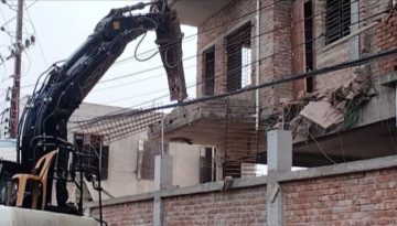 রাজধানীর উত্তরখান এলাকায় রাজউকের উচ্ছেদ অভিযান ও জরিমানা