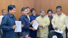 রাবি অ্যালামনাই অ্যাসোসিয়েশনের নির্বাচনসহ ৩ দফা দাবিতে স্মারকলিপি প্রদান