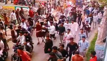 কুমিল্লায় কিশোর গ্যাংয়ের মহড়া, মানুষের উদ্বেগ