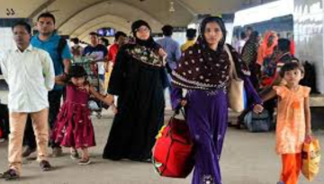 ঈদের ছুটি শেষে রাজধানীমুখী কর্মজীবী মানুষরা