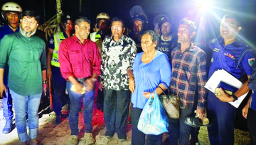 অপহৃত শ্রীলঙ্কান নাগরিকদের উদ্ধার করে প্রশংসায় ভাসছেন ডিআইজি রেজাউল হক