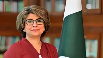 পাকিস্তানের পররাষ্ট্রসচিব ১৫ বছর পর আমনা বালুচ ঢাকায়