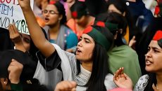 জুলাই গণঅভ্যুত্থানের সাহসী নারীরা পেলেন মার্কিন অ্যাওয়ার্ড