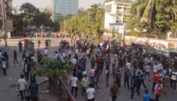 সিটি-ঢাকা কলেজ শিক্ষার্থীদের সংঘর্ষ, ধাওয়া-পাল্টা ধাওয়া