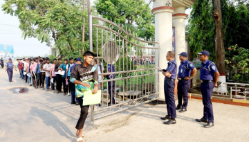 সুনামগঞ্জে শেষ হলো টিআরসি নিয়োগের মাঠ পরীক্ষা