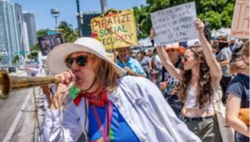 যুক্তরাষ্ট্রজুড়ে ট্রাম্প বিরোধী বিক্ষোভ