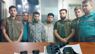 চাঁদপুর জেলার পুলিশ সুপারে দক্ষ নেতৃত্বে পুলিশের এসআই-এর চুরি যাওয়া সরকারি অস্ত্র-গুলি ঢাকায় উদ্ধার