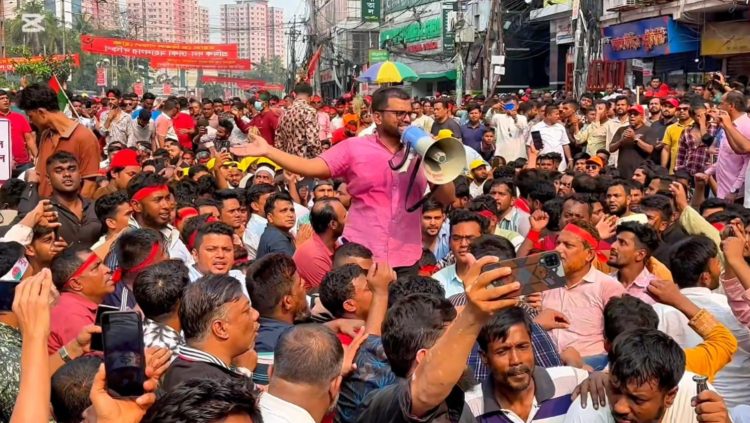 মে দিবসে শ্রমিক দলের সমাবেশে যুবদল নেতা সাজ্জাদুল মিরাজের শোডাউন