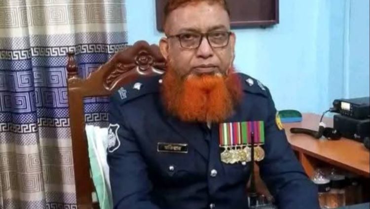 রাজশাহীতে ওসির বিরুদ্ধে আইনজীবীদের মানববন্ধন