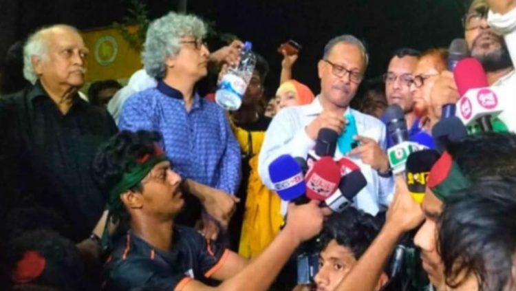 প্রশাসনের আশ্বাসে আন্দোলন প্রত্যাহার করেছে জবি শিক্ষার্থীরা