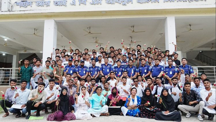 কুমিল্লায় মেধা ও যোগ্যতায় টিআরসি পদে নিয়োগ পেলেন ৭৫ জন