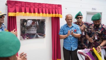 আমরা ভারতের মতো পুশ-ইন করি না, কূটনৈতিক সমাধানে বিশ্বাসী: স্বরাষ্ট্র উপদেষ্টা