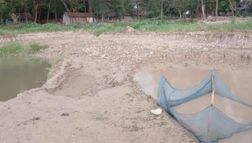 আশ্রয়ণ প্রকল্পের মাটি রাতের আঁধারে বিক্রি!