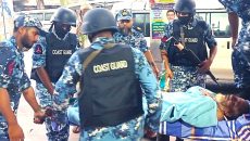 ভোলায় যাত্রীবাহী লঞ্চে গুরুতর অসুস্থ ব্যক্তিকে চিকিৎসা সেবা দিয়েছে কোস্ট গার্ড