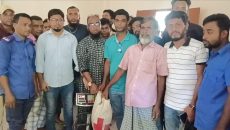 মতলব উত্তরে ফতেপুর ইউনিয়নে ঈদুল আযহা উপলক্ষে ভিজি এফ এর চাল বিতরণ