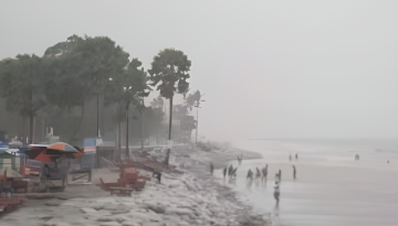 সাগরে লঘুচাপ, সমুদ্রবন্দরে ৩ নম্বর সতর্ক সংকেত