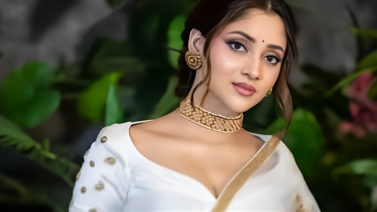 ঈদের জন্য প্রস্তুত পূজা চেরী