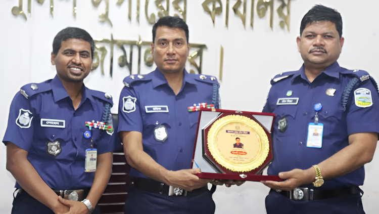 জামালপুরের সরিষাবাড়ী থানার অফিসার ইনচার্জের বিদায় সংবর্ধনা অনুষ্ঠিত