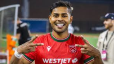 পাসপোর্ট হাতে পেয়েছেন সামিত