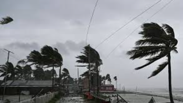 দুপুরের মধ্যে যেসব জেলায় ৬০ কিমি বেগে ঝড়ের আভাস