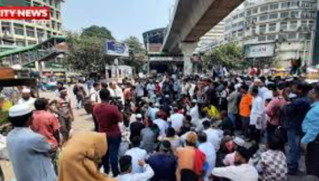 শাহবাগে দ্বিতীয় দিনের মত চলছে ছাত্র-জনতার বিক্ষোভ