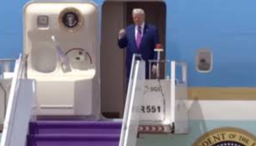 সৌদি আরবে পৌঁছালেন ডোনাল্ড ট্রাম্প