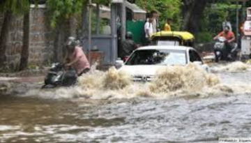 দিল্লিতে রাতভর ভারি বৃষ্টি, বিমান চলাচল ব্যাহত