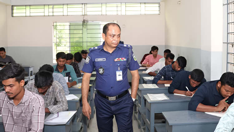 শেরপুরে টিআরসি নিয়োগের লিখিত পরীক্ষা অনুষ্ঠিত