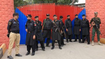 করাচির জেল থেকে পালালো ২১৩ কয়েদি, অভিযানে পুলিশ