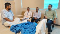 অসুস্হ বিএনপি নেতা রফিকুল আলম মজনুকে দেখতে হাসপাতালে আমিনুল হক