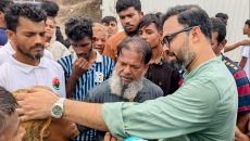 ক্ষতিগ্রস্ত তিন হাজার পরিবারের প্রতি বেলার খাবার চলমান রয়েছে: আমিনুল হক