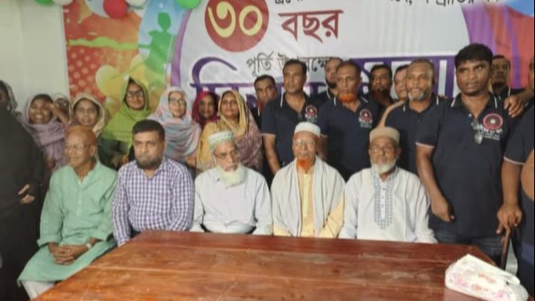 কুষ্টিয়ার ঐতিহ্যবাহী হালসা মাধ্যমিক বিদ্যালয়ের এসএসসি-৯৫ ব্যাচের ৩০ বছর পূর্তিতে মহামিলন মেলা