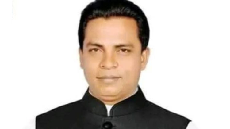 মির্জাগঞ্জে ঘুরে বেড়াচ্ছে দুর্ধর্ষ সন্ত্রাসী মনির তালুকদার, জনমনে আতঙ্ক