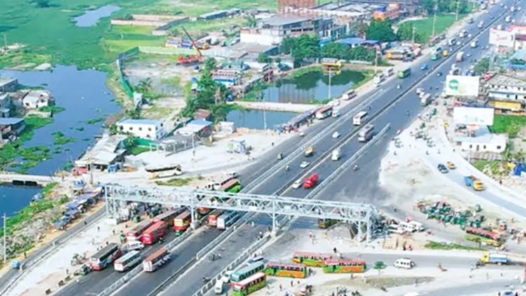 নারায়ণগঞ্জ মহাসড়কের ডিভাইডার পরিষ্কার ও পরিচ্ছন্নতা কার্যক্রম শুরু