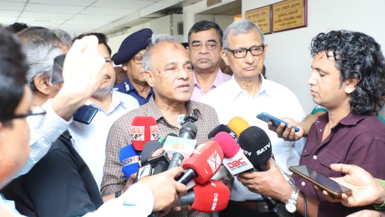 ঈদ যাত্রা নিরাপদ ও নির্বিঘ্ন করতে পদক্ষেপ নেয়া হয়েছে- স্বরাষ্ট্র উপদেষ্টা