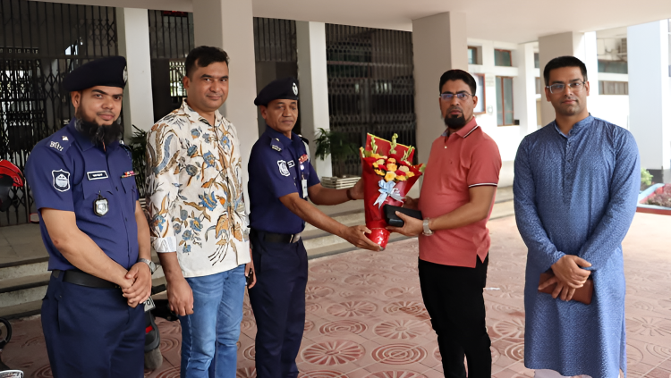 লালমনিরহাট সদর কোর্ট পরিদর্শন করলেন পুলিশ সুপার তরিকুল ইসলাম