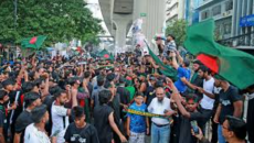 বাংলাদেশ-সিঙ্গাপুর ম্যাচ: ৫ ঘণ্টা আগেই স্টেডিয়ামে দর্শকের ঢল